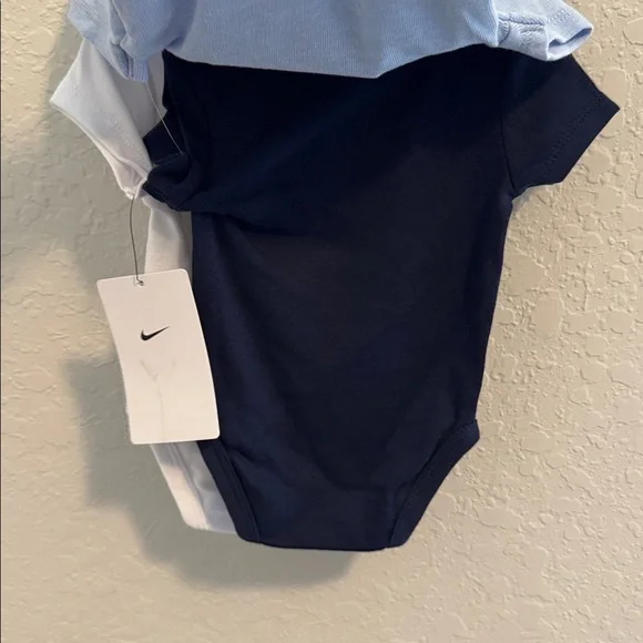 Nike Infant Bodysuit 3 Pack - Picture 3 of 4
